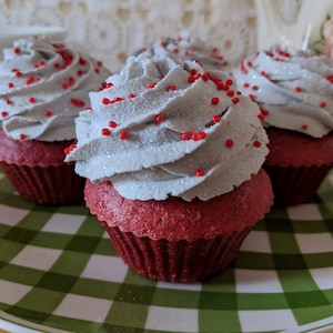 Fake cupcakes/faux cupcakes/photo props/fake food props/fake food/artificial food/fake cake/faux cake/red velvet cupcakes/Farmhouse decor