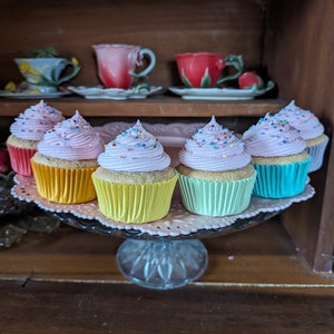 Fake cupcakes/faux cupcakes/artificial cupcakes/prop food/fake food/rainbow cupcakes/rainbow decor/sprinkles/sprinkle cupcakes/set decor