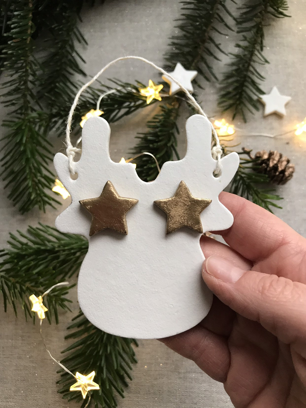 Un Ensemble de Quatre Décorations Noël en Forme Tête Cerf.