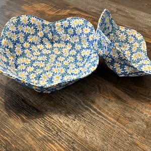 Daisies Microwave Bowl Cozy/Holder, Soup Bowl Cozy, Soup Bowl Holder, Reversible Bowl Cozy