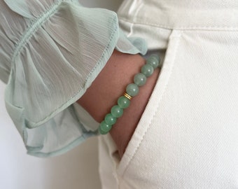 Bracelet extensible en aventurine verte et jade vert de 8 mm avec perles d’accent doré, marguerites dorées