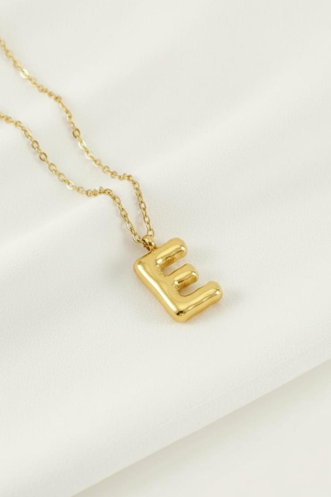 waterproof-gold-bubble-letter-e-necklace-minimalist-charm-pendant