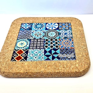 Cork base with Portuguese tiles for pots / pan / pot