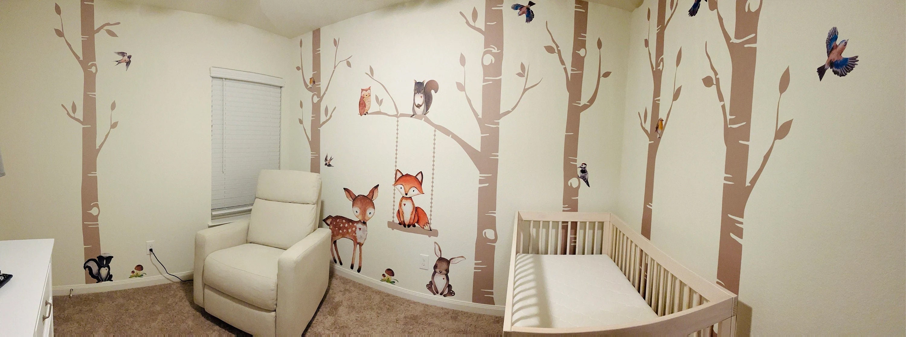 Decorazione da parete per la cameretta dei boschi, 6 alberi di betulla,  SENZA ANIMALI, adesivo da parete per cameretta dei bambini, facile da  installare -  Italia