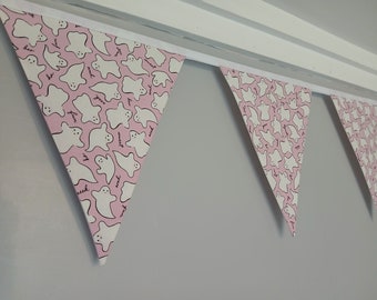 Cute ghosts on pink fabric, halloween bunting.