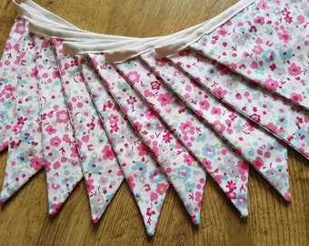 Pink fabric floral bunting. #Shabbychicstyle. #Buntinggarland. #Countrykitchen. #Summerhouse. #Bohoaccessories.