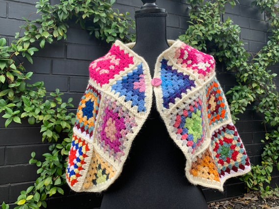 Vtg Granny Square Crochet Cape ~Wrap ~ Poncho ~ Bo