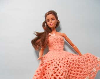 HAND KNITTED PINK BARBIE/ FASHION DOLL POLO NECK JUMPER WITH STRAWBERRY MOTIF 