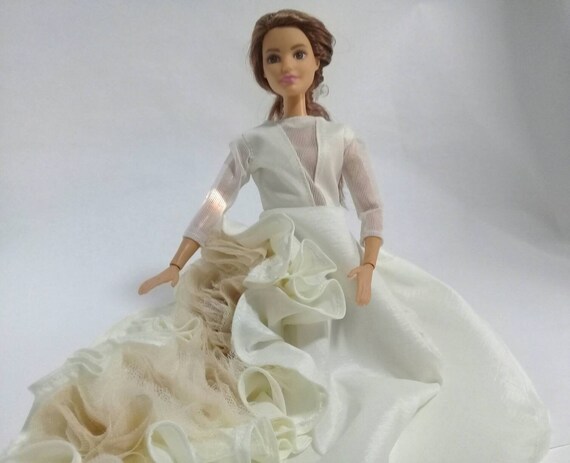muñeca barbie vestida de novia