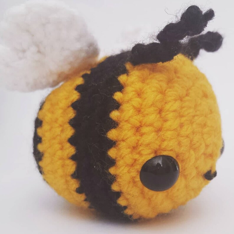 Bee my Valentine Bumblebee Amigurumi Plush | Etsy