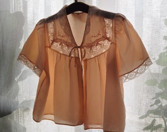 Adorable 1940s Bed Jacket | Light Pink Lingerie | Floral Lace & Embroidery | Shoulder 14.5&quot;
