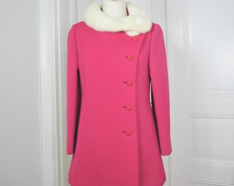 Hi Barbie! Luxurious Bright Pink 1960s Coat | White Fur Collar | Beautiful Buttons | Magical Silky Lining | Bust 37"