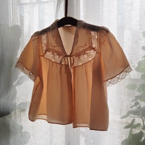 Adorable 1940s Bed Jacket | Light Pink Lingerie | Floral Lace & Embroidery | Shoulder 14.5&quot;