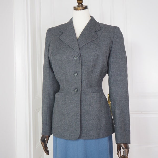 Veste en laine grise Sharp des années 1940 | Coutures princesse flatteuses | Taille 33"