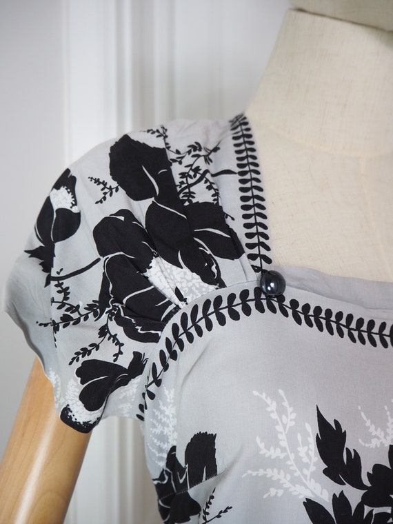 Adorable 1940s Cotton Floral Dress | Black & Whit… - image 9