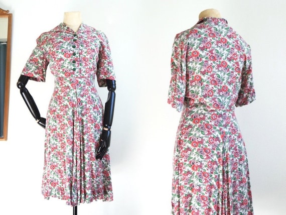 Floral linen 1930s dress | Green Buttons | Romanti