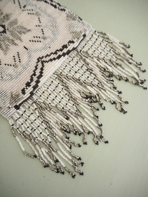 Sparkly 1920s Bag | Pearls Beaded | Flapper Fring… - image 7