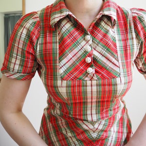 Plaid 1940s Rare Daywear Dress | Beautiful Floral White Buttons | Bust 37&quot;