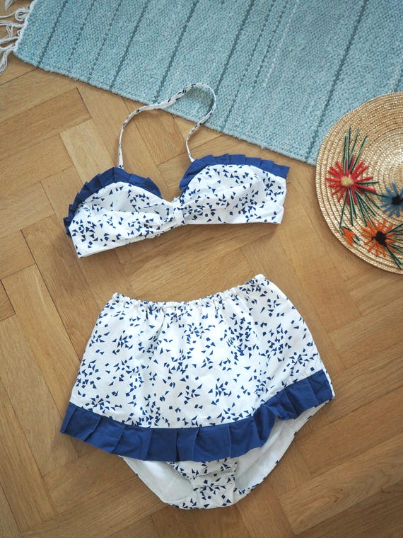 Iconic 1950s Halterneck Bikini | White & Navy Blue Cotton | True Vintage Beachwear | Perfect Condition | Hip 41.7"