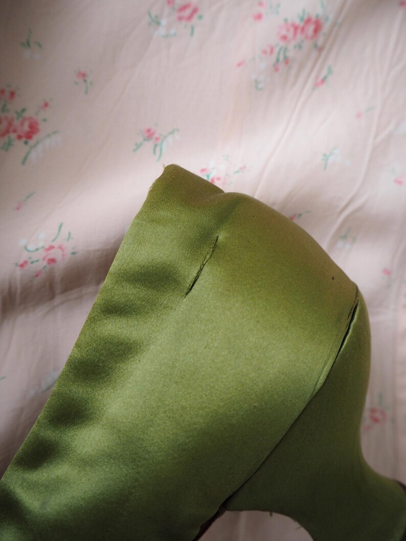 Antique Olive Green Silk Shoes louis Heels & Bows inside Length 10.62