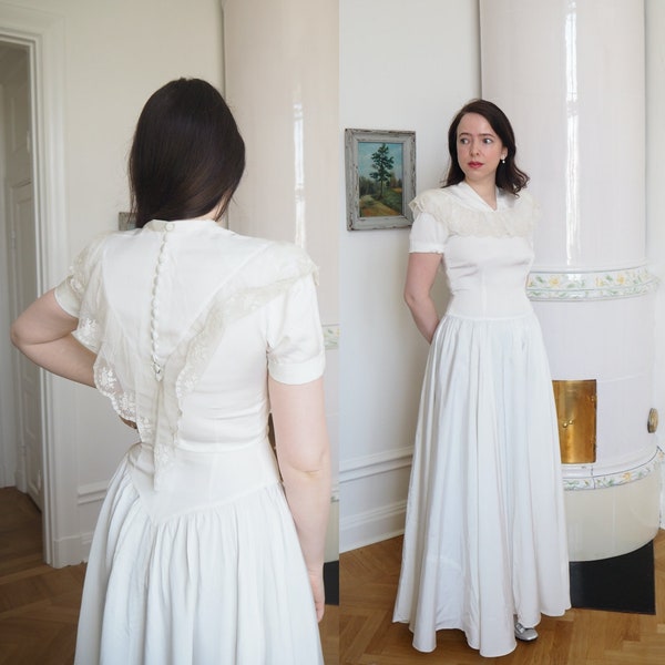 Robe de mariée angélique des années 40 | Bordure en dentelle et épaules rembourrées | Jupe évasée coupe en biais | Tour de taille 25,1 pouces