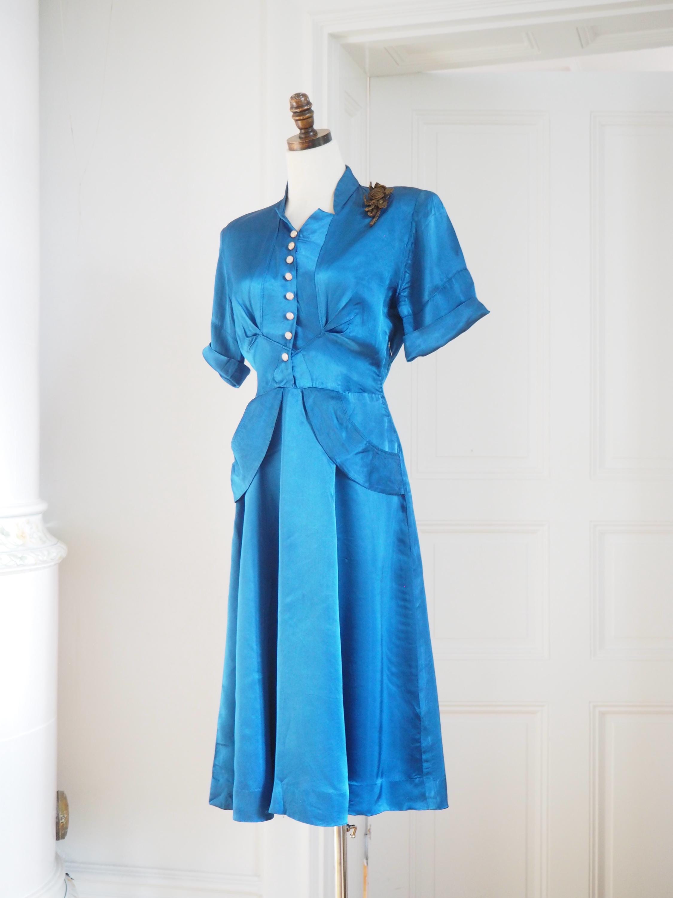 sachin and babi light blue dress Glamorous 1940s Evening Dresses Wonderful Original 1940s Vintage Red And  White Floral Print Zip Front  Black Sheep Antiques