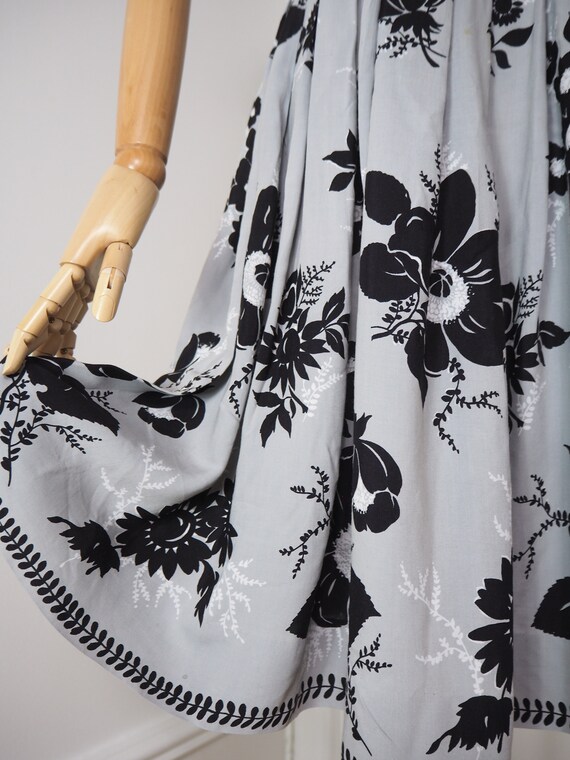 Adorable 1940s Cotton Floral Dress | Black & Whit… - image 4