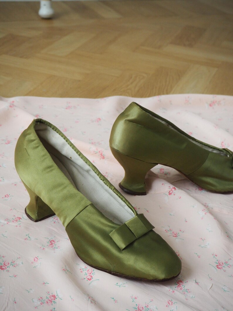 Antique Olive Green Silk Shoes louis Heels & Bows inside Length 10.62