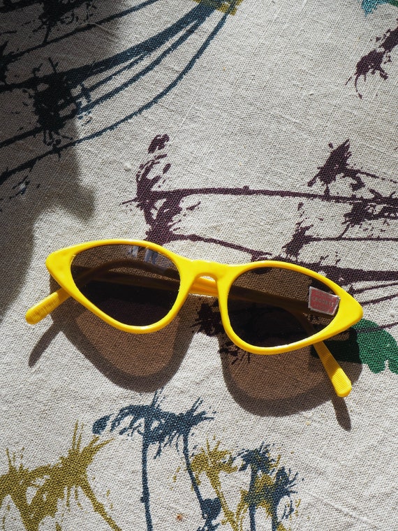 Deadstock 1940s Yellow Sunglasses | Cat Eye Sunni… - image 4