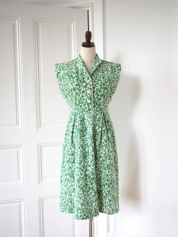 THE KIWI DRESS | linen 1940s to 1950s Summer Daywear | green, White & Black | Pockets | brand: Sanfor | waist 26.8" - Etsy Israel THE KIWI DRESS | linen 1940s to 1950s Summer Daywear | green, White & Black | Pockets | brand: Sanfor | waist 26.8" - Etsy Israel