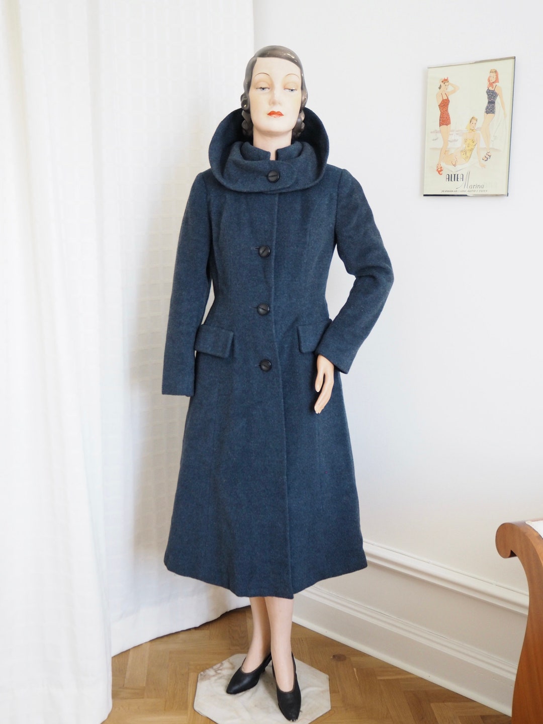 Manteau bleu pétrole ajusté et évasé des années 50 Manteaux d'hiver  princesse en laine chaude Tour de taille 30,7 Étiquette Nouveauté  - Main Image