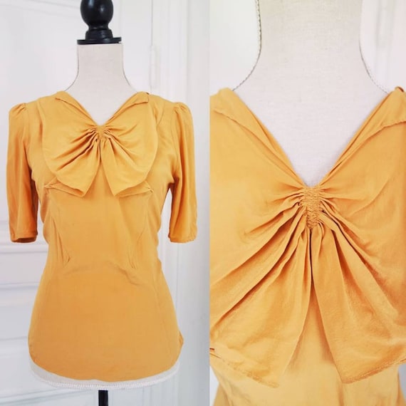 Mustard Silk Blouse from Moschino | Puffed sleeves