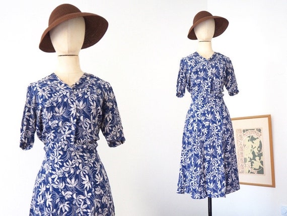 Elegant Summer Floral 1940s Blue and White Day Dre