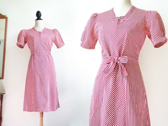 Striped 1930s Dress | Puffed sleeves | Red and whi