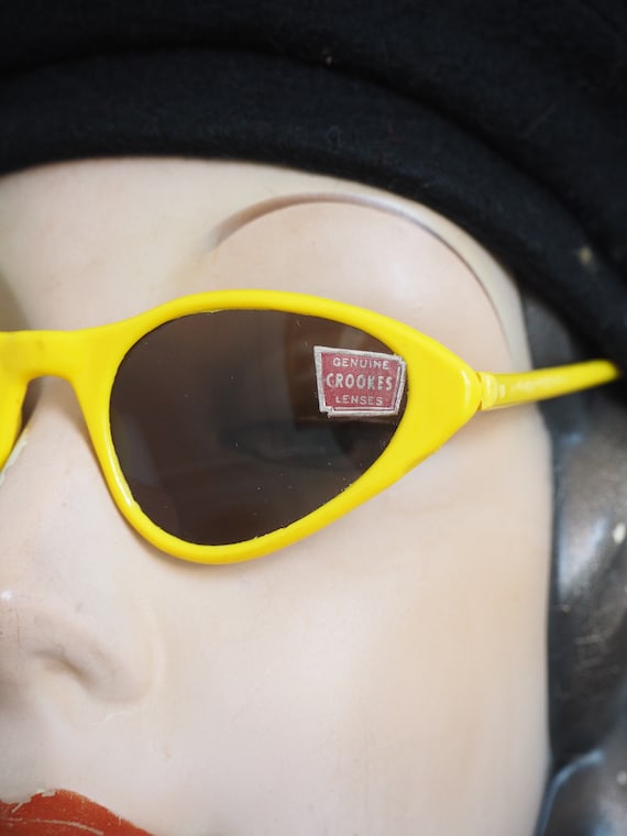 Deadstock 1940s Yellow Sunglasses | Cat Eye Sunni… - image 3