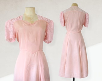 Romantic 1930s Day Dress | Puffed Lace Sleeves | 33" Waist