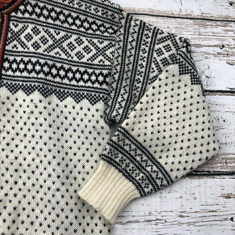 Vintage \u2022 Norlender Cardigan Sweater \u2022 Metal Clasp Front \u2022 Pure New Wool \u2022 Made in Norway