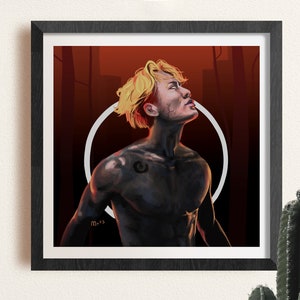 Könnte beinhalten: Ein gerahmter Kunstdruck mit einer stilisierten Illustration einer Person mit blonden Haaren, die nach oben blickt. Das Kunstwerk hat eine dunkle, stimmungsvolle Farbpalette mit rotem Hintergrund und einem weißen kreisförmigen Element.