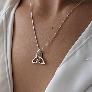 Silver Triquetra Necklace, Celtic Knot  Pendant, clover pendant , Celtic Trinity Knot, spiritual jewelry,Trinity  knot Necklace,
