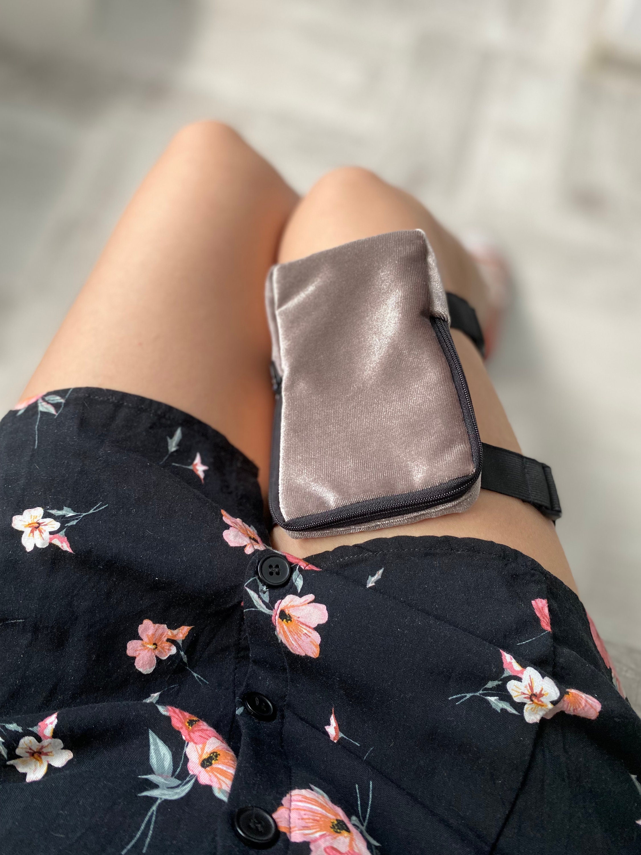Garter Phone Holder