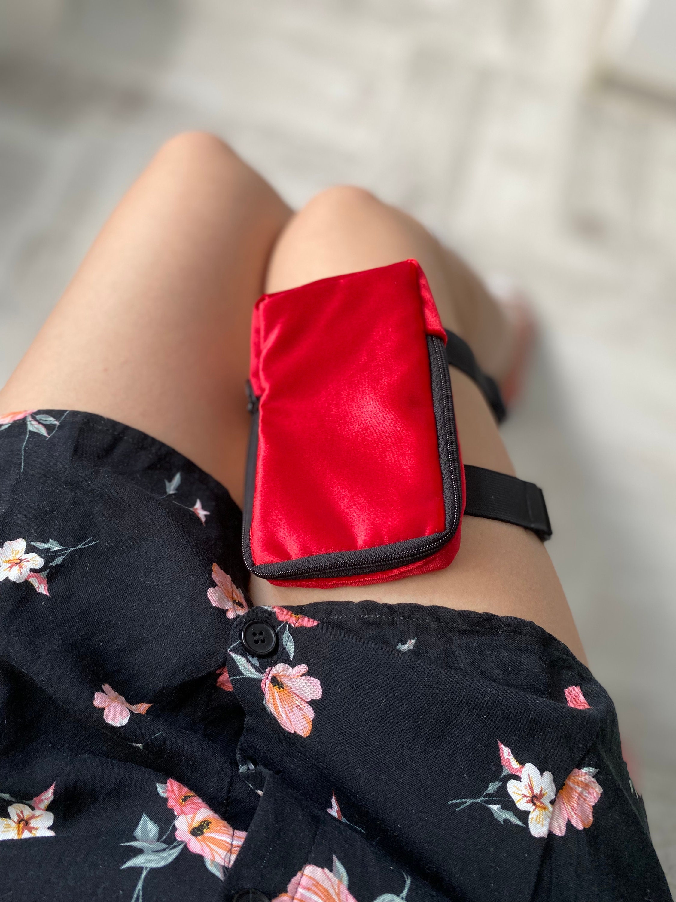 Garter Phone Holder