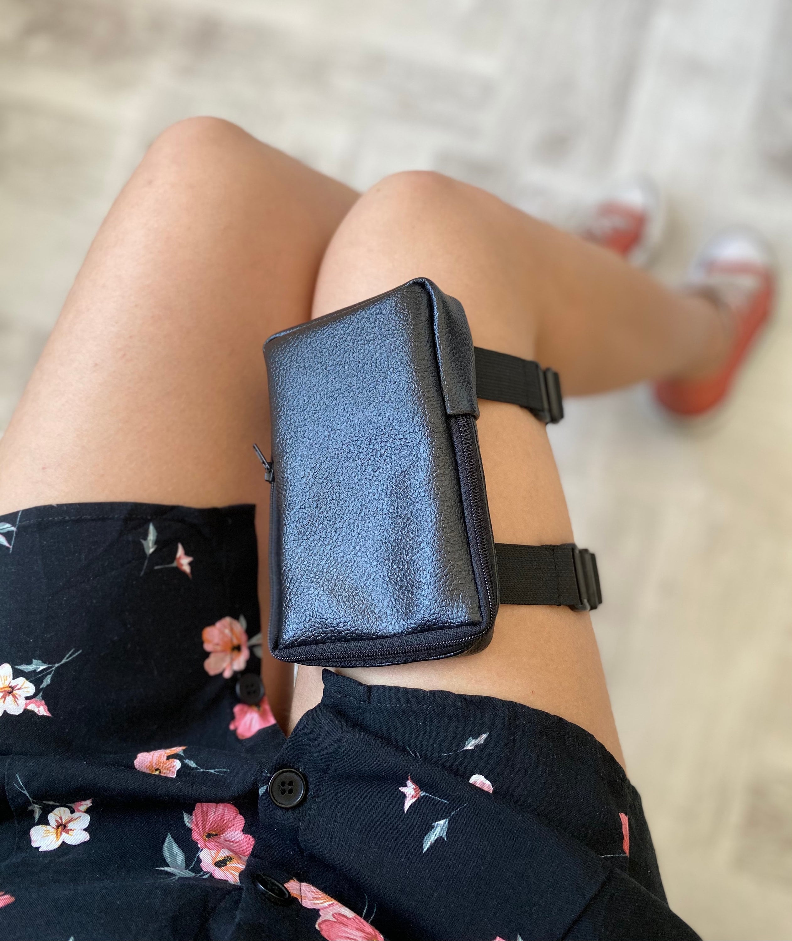 Leg strap cell phone holder sale