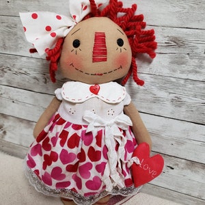 Primitive  Raggedy Annie  Doll with a heart Valentine's Day, Valentine cloth doll Decorative  Raggedy Ann Doll