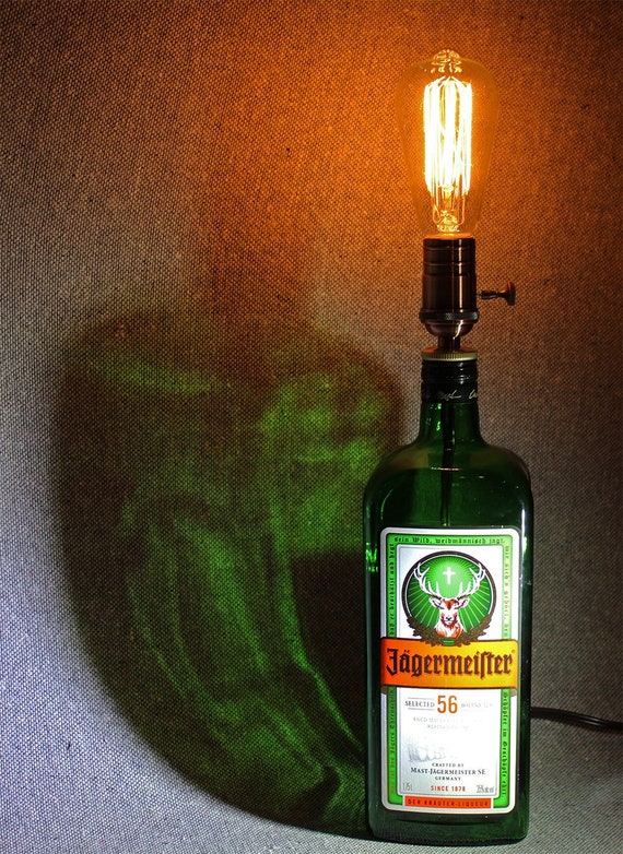 Jaegermeister 1,75 Liter Alkohol Flaschenlampe Upcycling Glas Alkohol  Flasche Mann Höhle Lampe Dekor. - .de