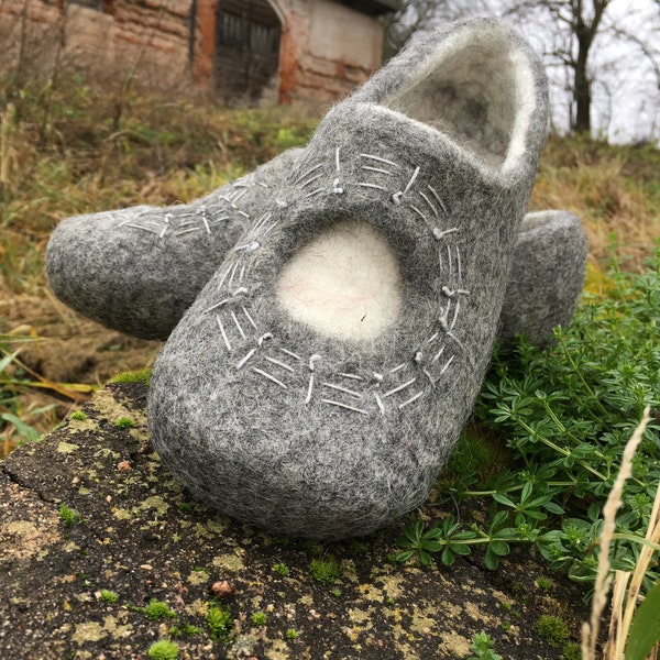 Felted woolen clogs in country style Natural Grey slippers for women  Women's slippers. A good gift for your daughter.Grandmother . Sisters.