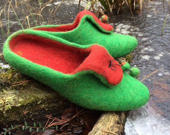 Fairy shoes felted .  Fairy green slippers.100%wool.8-9(US)size.Felted slippers for women . Green slippers.Woolen clogs  .felted elf shoes