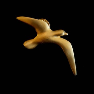 Superb vintage matte gold seagull brooch, signed &quot;Divine&quot;.