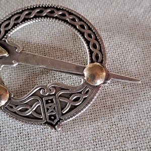 Scottish brooch in silver and gold circa 1950.