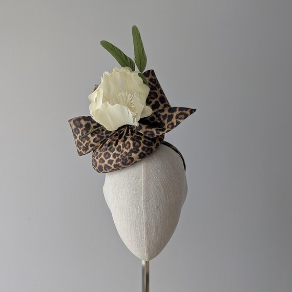 MEOW! - Leopard print with handmade feather poppy