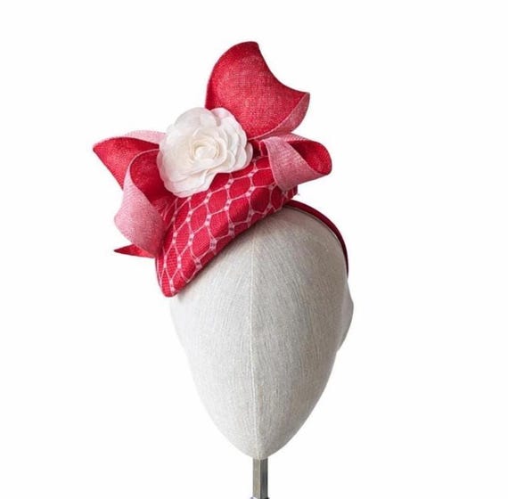 BARDOT - Red straw Teardrop with silk flower and bow